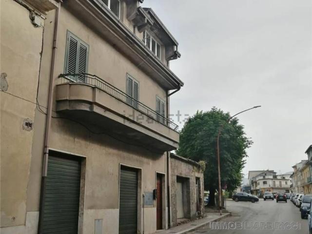 Locale Commerciale in vendita a Pontecorvo, Lazio