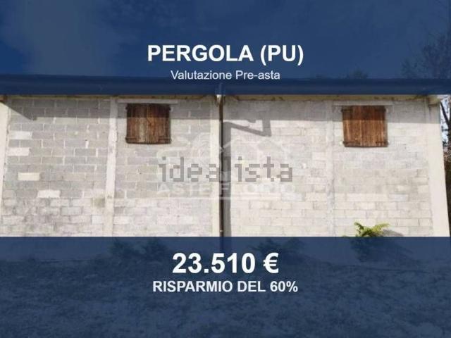 Locale Commerciale in vendita a Serraspinosa, Marche