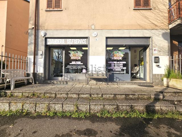 Locale Commerciale in vendita a Oreno, Vimercate