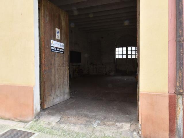 Locale Commerciale in vendita a Iglesias, Sardigna/Sardegna
