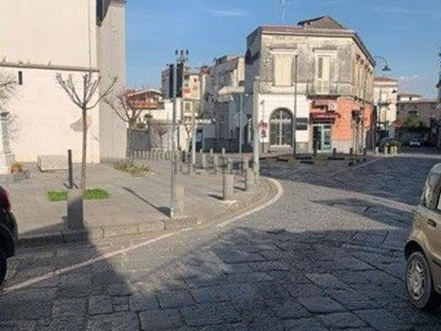 Locale Commerciale in vendita a Castelvetere Sul Calore, Campania