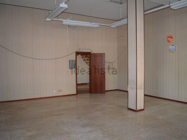 Locale Commerciale in vendita a Case Manera, Piemonte