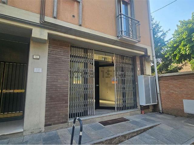 Locale Commerciale in vendita a Tresinaro - Secchia, Re