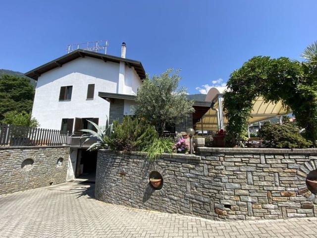 Locale Commerciale in vendita a Gaggio, Domaso