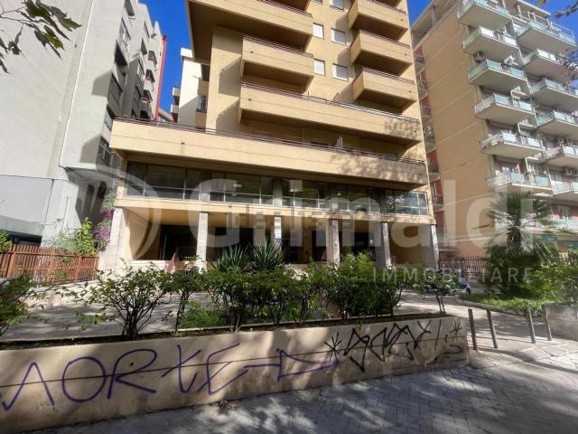 Locale Commerciale in vendita a VIII Circoscrizione, Palermo