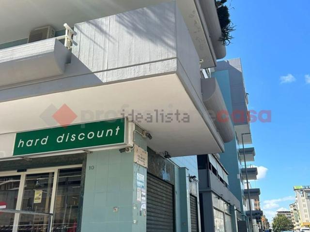 Locale Commerciale in vendita a Japigia, Puglia
