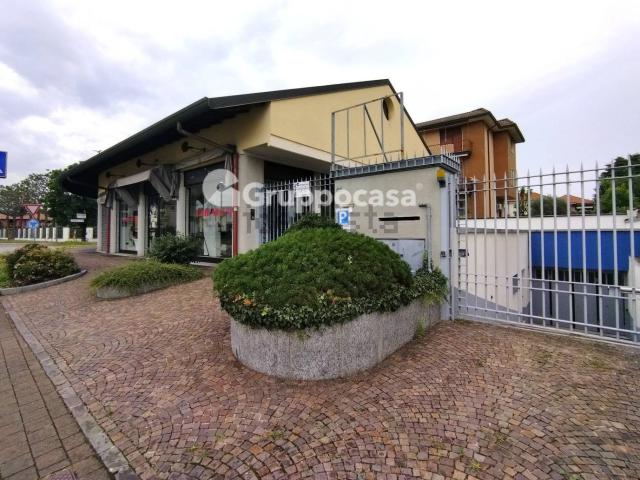 Locale Commerciale in vendita a Magenta, Lombardia