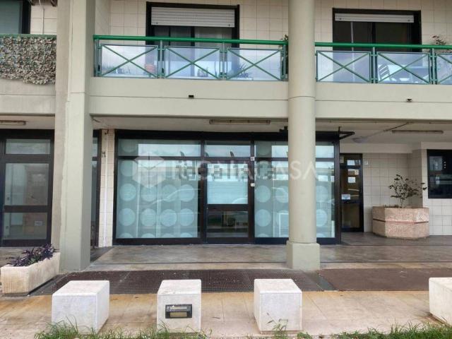 Locale Commerciale in vendita a San Girolamo, Puglia