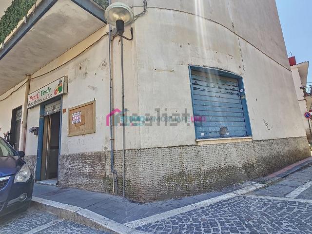 Locale Commerciale in vendita a San Vitaliano, Campania