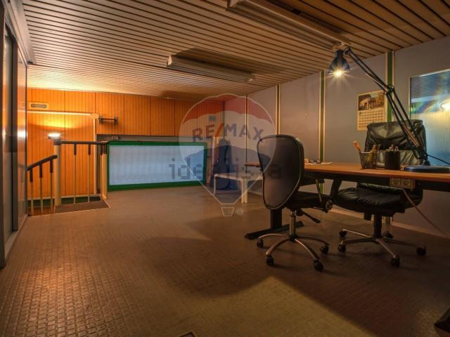 Locale Commerciale in vendita a Puglia, Bari