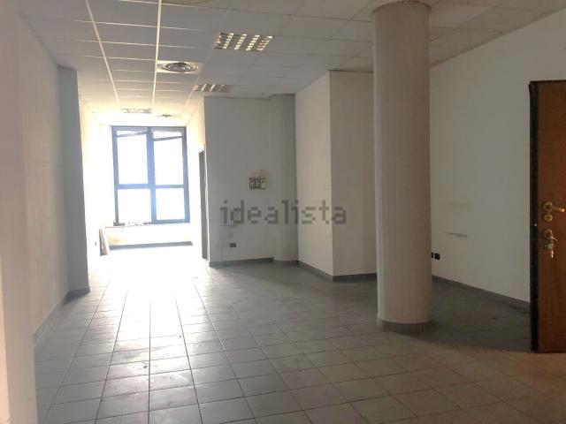 Locale Commerciale in vendita a Albairate, Lombardia