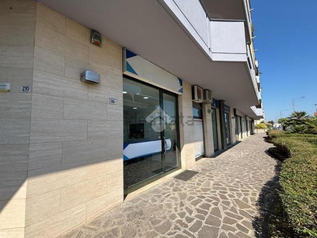 Locale Commerciale in vendita a Montesilvano, Abruzzo