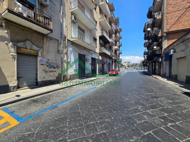 Locale Commerciale in vendita a Borgo-Sanzio, Catania