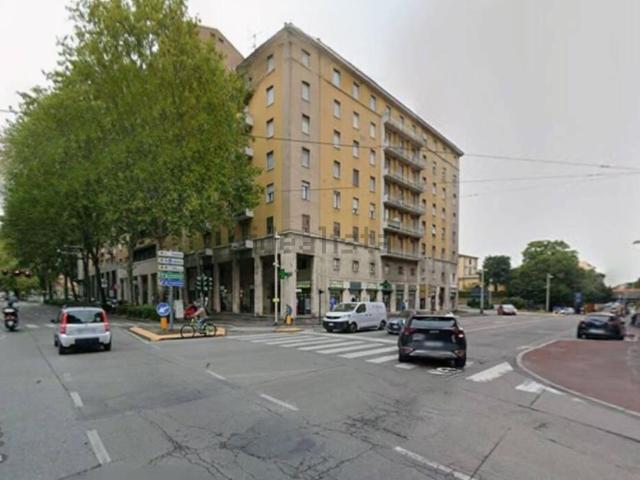 Locale Commerciale in vendita a Parma Centro, Sorbolo
