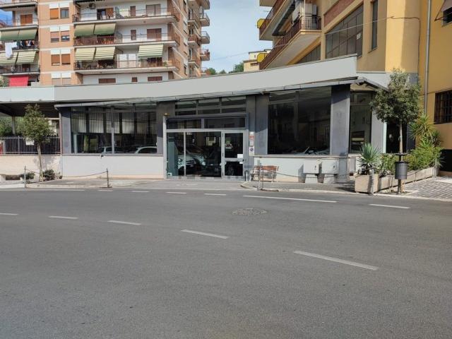 Locale Commerciale in vendita a Sant'Agata, Ferentino