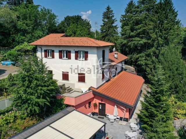 Locale Commerciale in vendita a Monte Olimpino, Como