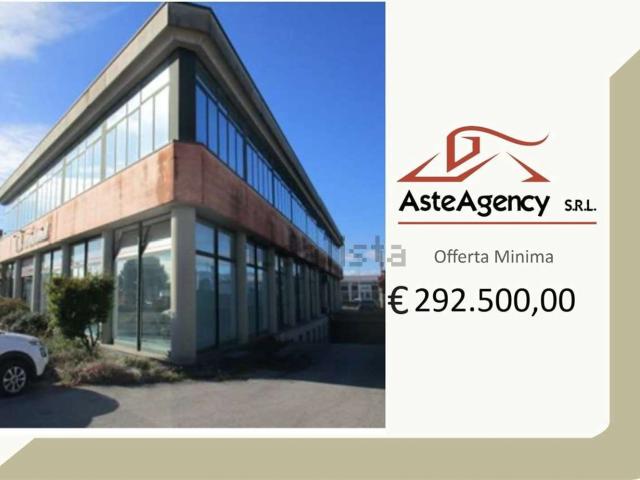 Locale Commerciale in vendita a Santo Lampertico, Thiene