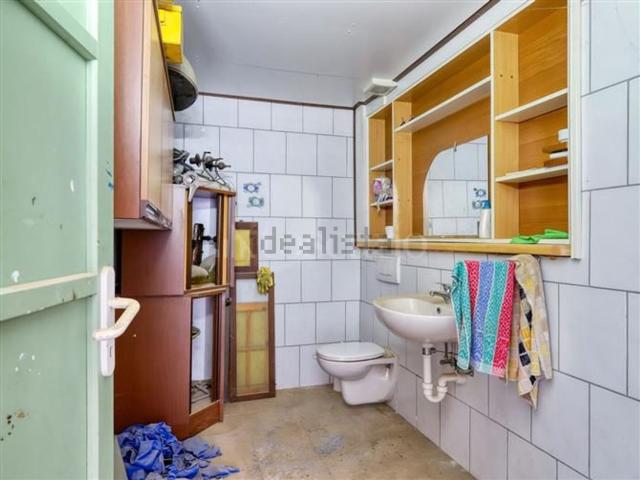 Locale Commerciale in vendita a Comunità Montana Valli del Verbano, Luino
