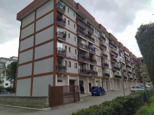Locale Commerciale in vendita a Puglia, Barletta-andria-trani
