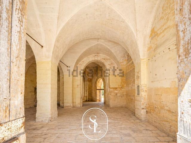 Locale Commerciale in vendita a Puglia, Lecce