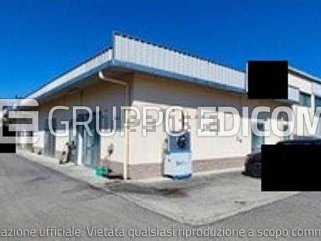 Locale Commerciale in vendita a Monti, Licciana Nardi