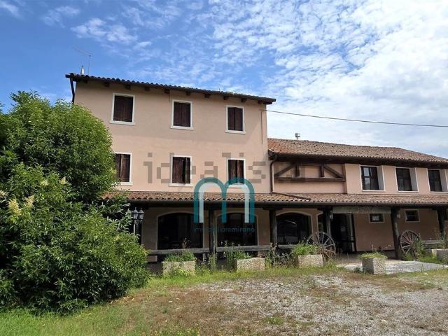 Locale Commerciale in vendita a Mogliano Veneto, Veneto