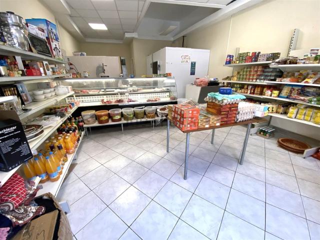 Locale Commerciale in vendita a Calabria, Catanzaro
