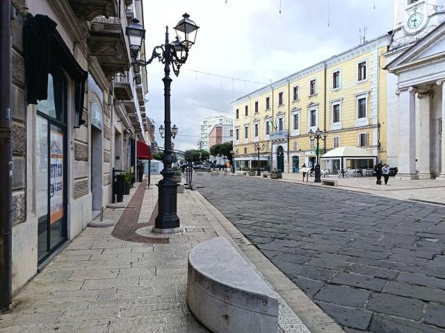 Locale Commerciale in vendita a Centro storico, Campobasso
