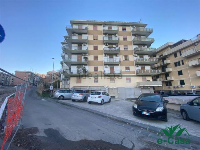 Locale Commerciale in vendita a V Circoscrizione, Messina