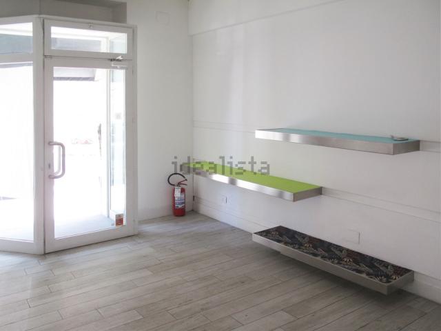 Locale Commerciale in vendita a Poggetto, Poggio A Caiano