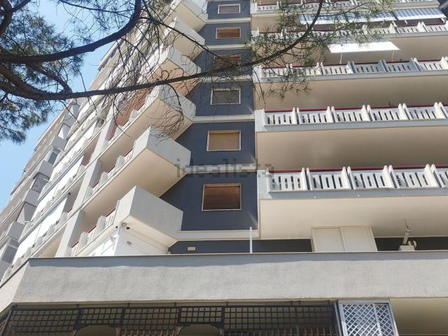 Locale Commerciale in vendita a Poggiofranco, Bari