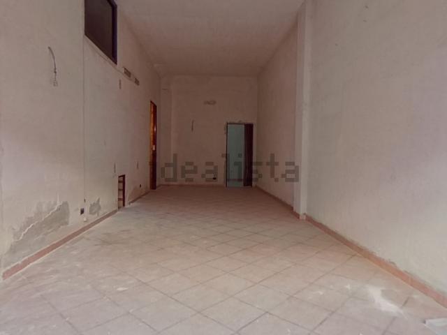 Locale Commerciale in vendita a Puglia, Brindisi