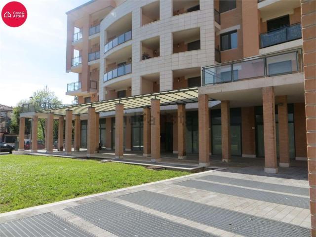 Locale Commerciale in vendita a San Marone, Marche