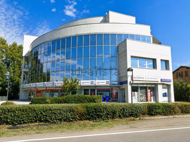 Locale Commerciale in vendita a Ritiro, Re