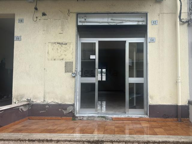 Locale Commerciale in vendita a Parco, Milazzo