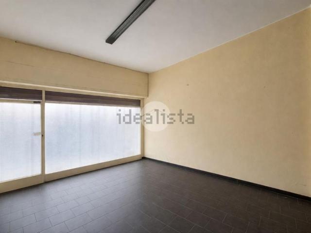 Locale Commerciale in vendita a Boccaleone, Bergamo