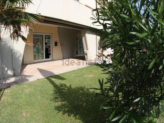 Locale Commerciale in vendita a San Tommaso, Marche