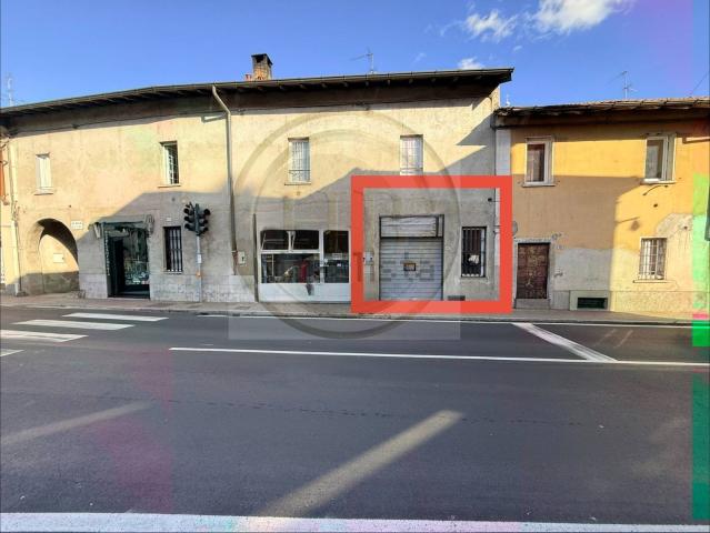 Locale Commerciale in vendita a Cavaria, Cavaria Con Premezzo