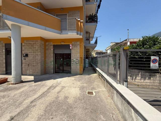 Locale Commerciale in vendita a Fisciano, Campania