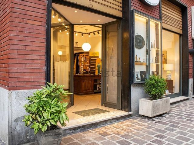 Locale Commerciale in vendita a Piemonte, Alessandria