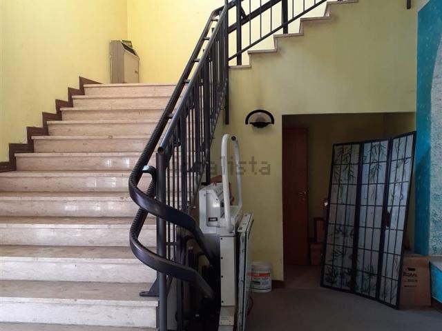 Locale Commerciale in vendita a Bagnolo San Vito, Lombardia