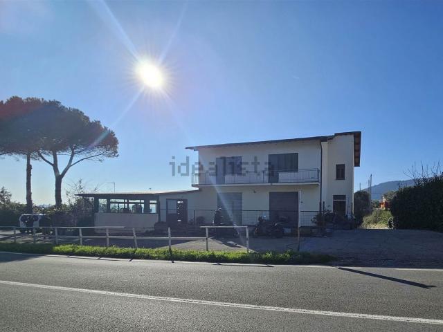 Locale Commerciale in vendita a Trespiano, Firenze