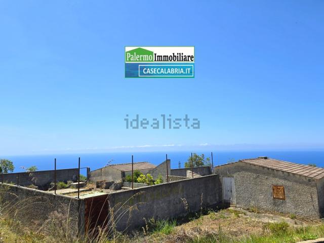 Locale Commerciale in vendita a Torrevecchia, Calabria