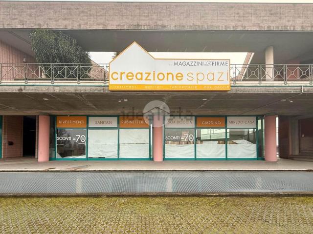 Locale Commerciale in vendita a Molinetto, Mazzano