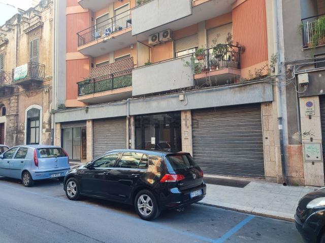 Locale Commerciale in vendita a Libertà, Puglia