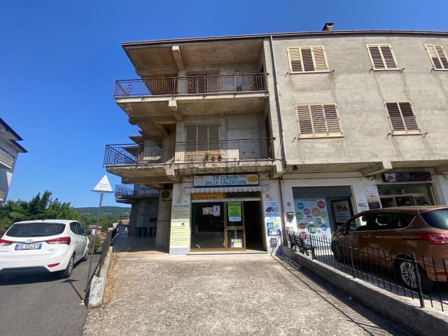 Locale Commerciale in vendita a Calabria, Catanzaro