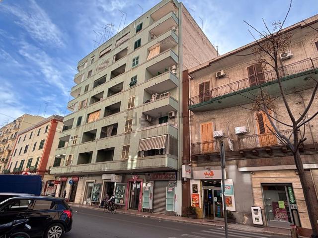 Locale Commerciale in vendita a Puglia, Taranto