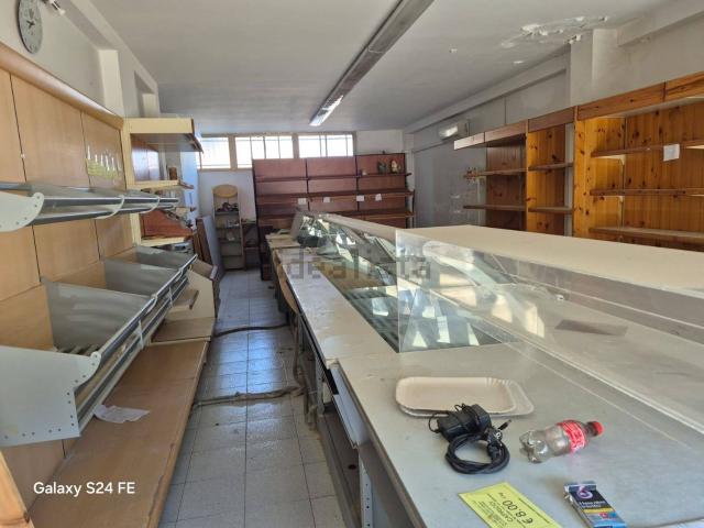 Locale Commerciale in vendita a Pitz'e Serra, Quartu Sant'elena