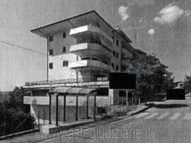 Locale Commerciale in vendita a Tito, Basilicata