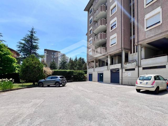 Locale Commerciale in vendita a Vazzieri, Campobasso